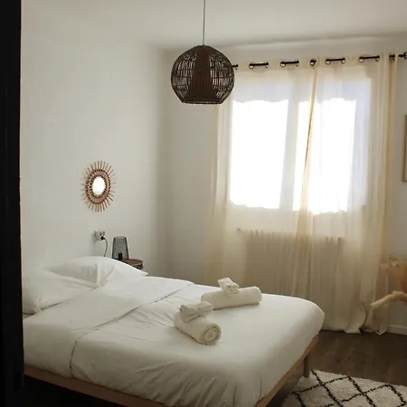 Apartment T2 60m2, Centre Ville, Parking Gratuit, Terrasse, Proche Tram, A Seulement 15mn Des Plages Montpellier