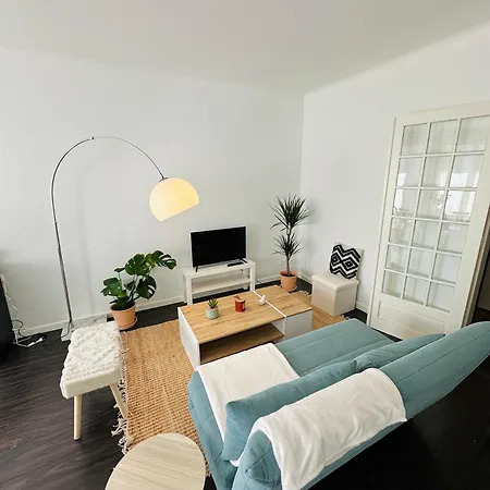 T2 60m2, Centre Ville, Parking Gratuit, Terrasse, Proche Tram, A Seulement 15mn Des Plages