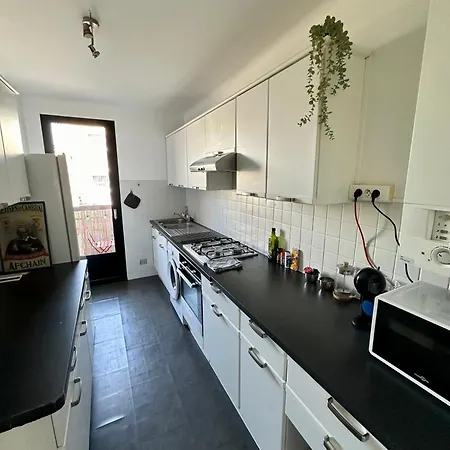 Apartment T2 60m2, Centre Ville, Parking Gratuit, Terrasse, Proche Tram, A Seulement 15mn Des Plages *